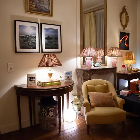 Homestay Arc De Triomphe Chic Paris
